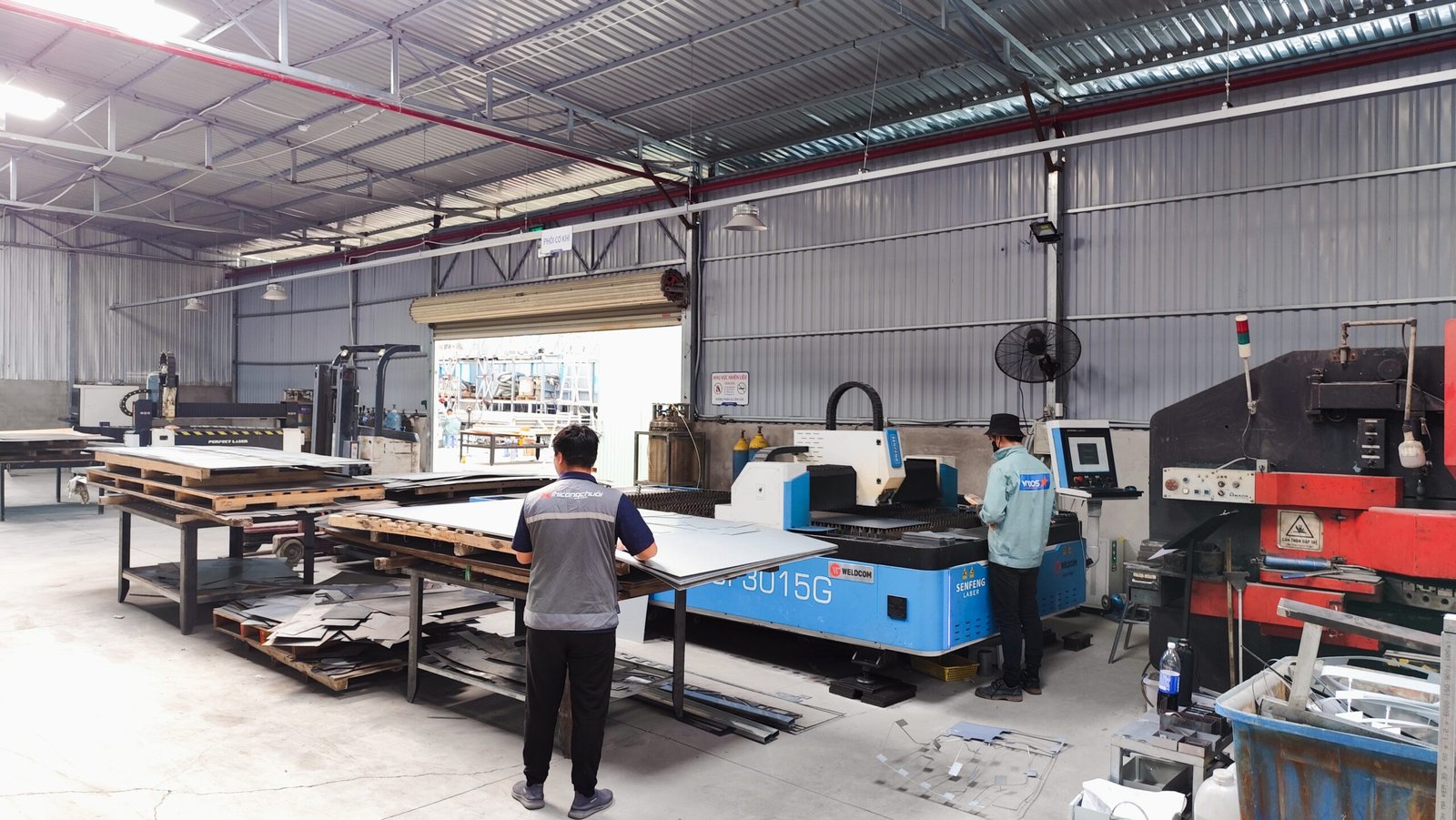 Khu vực sản xuất Mạnh Hùng Group